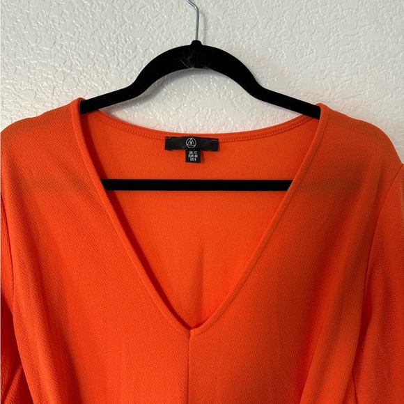 Orange jumpsuit - Picture 6 of 8